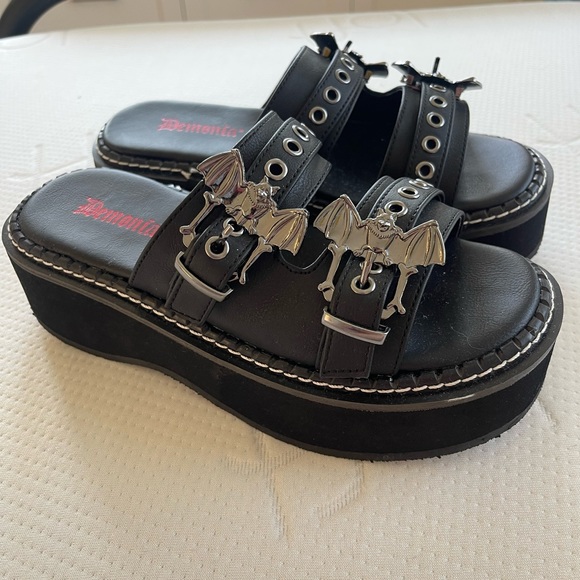 Demonia Vegan Leather Emily-100 Bat Platform Sandals Size 9 - Picture 6 of 7